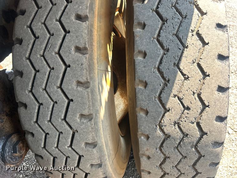 image for item EG0954 2012 Dragon Products Ltd. vacuum trailer