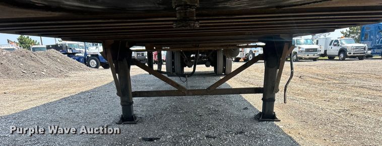 image for item EG0956 2002 Wabash National dry van trailer