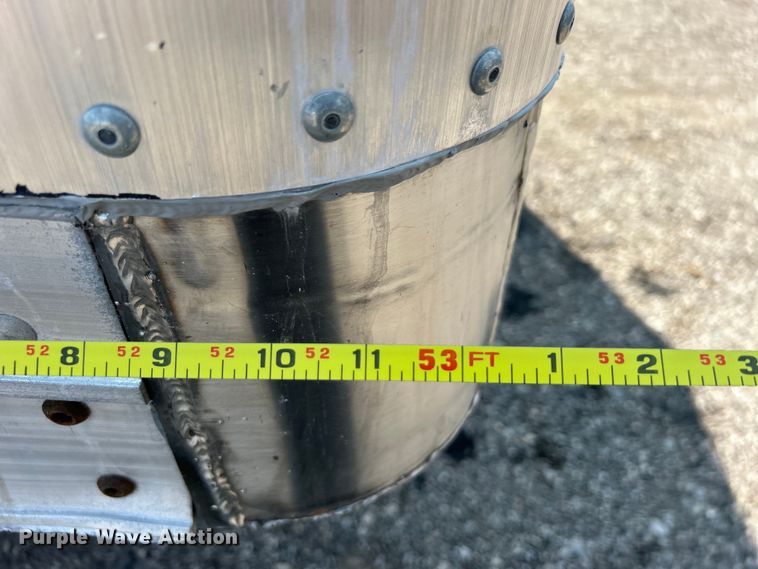 image for item EG0956 2002 Wabash National dry van trailer