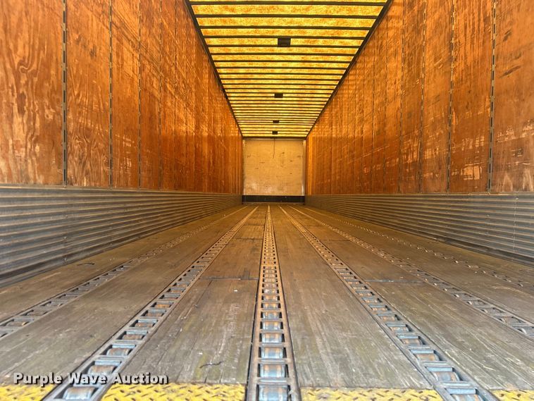 image for item EG0956 2002 Wabash National dry van trailer