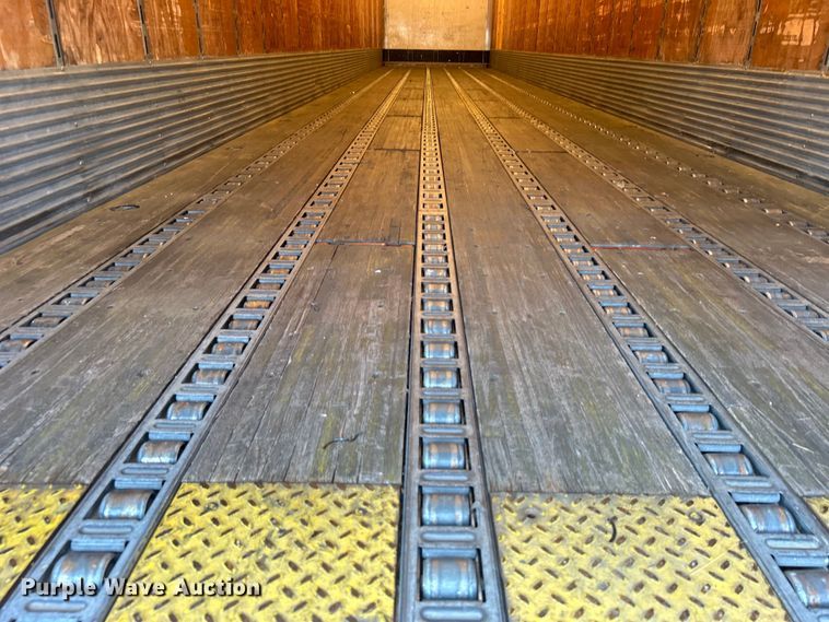 image for item EG0956 2002 Wabash National dry van trailer