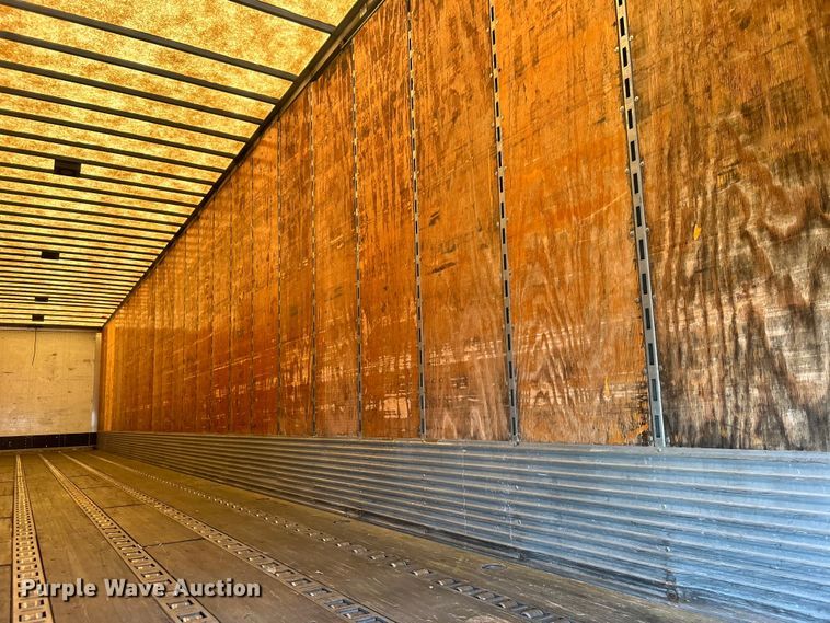 image for item EG0956 2002 Wabash National dry van trailer