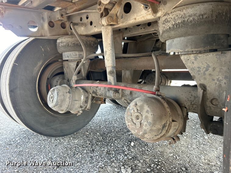 image for item EG0956 2002 Wabash National dry van trailer