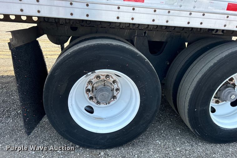 image for item EG0956 2002 Wabash National dry van trailer