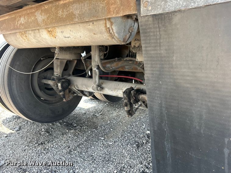 image for item EG0956 2002 Wabash National dry van trailer