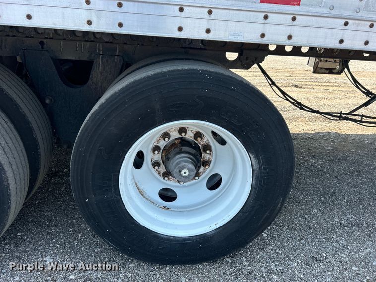 image for item EG0956 2002 Wabash National dry van trailer