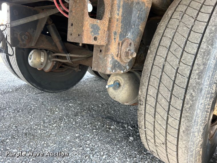 image for item EG0958 2012 Great Dane dry van trailer