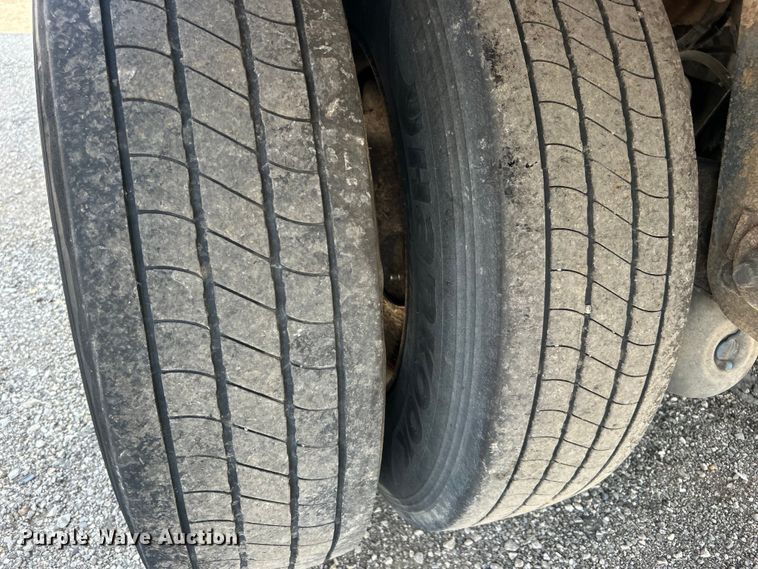 image for item EG0958 2012 Great Dane dry van trailer