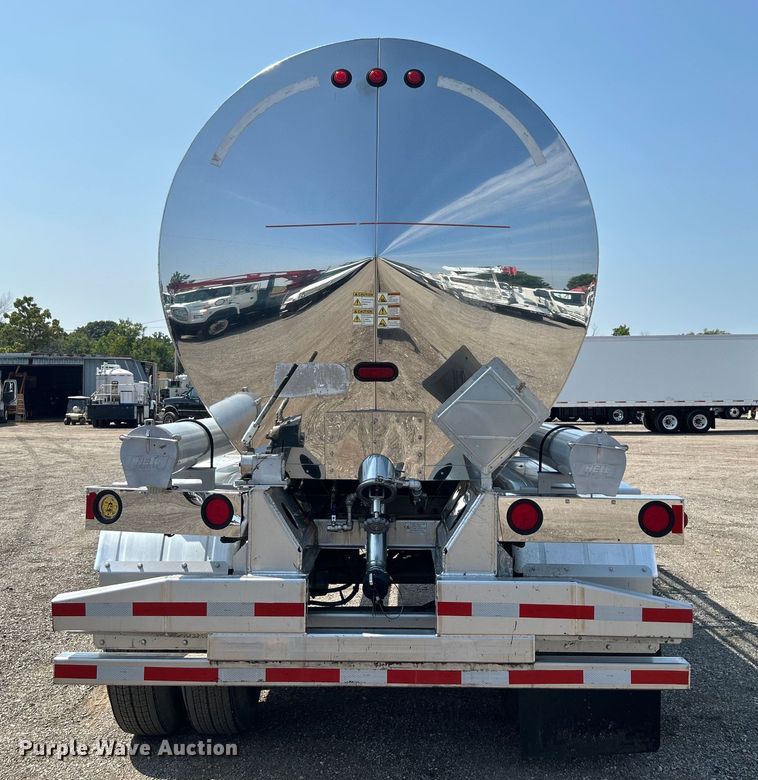 image for item EG0960 2016 Heil Trailer International Co. tank trailer