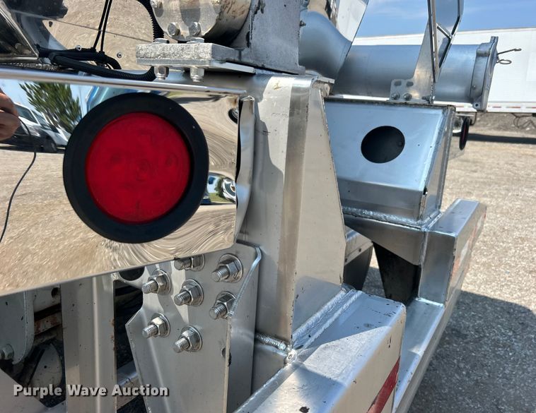 image for item EG0960 2016 Heil Trailer International Co. tank trailer