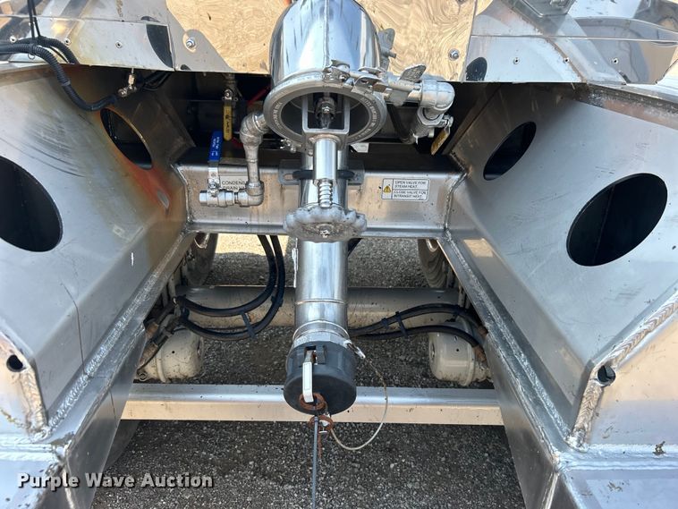 image for item EG0960 2016 Heil Trailer International Co. tank trailer