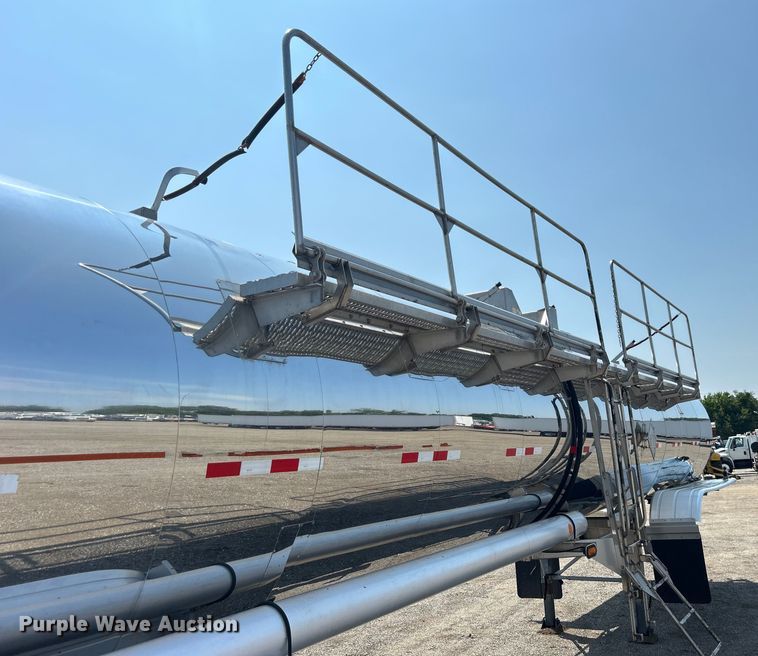 image for item EG0960 2016 Heil Trailer International Co. tank trailer