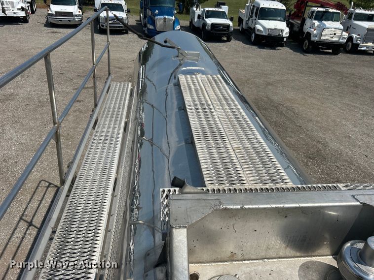 image for item EG0960 2016 Heil Trailer International Co. tank trailer