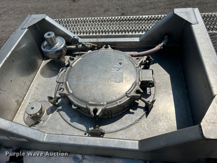 image for item EG0960 2016 Heil Trailer International Co. tank trailer