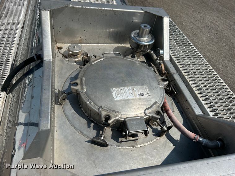 image for item EG0960 2016 Heil Trailer International Co. tank trailer