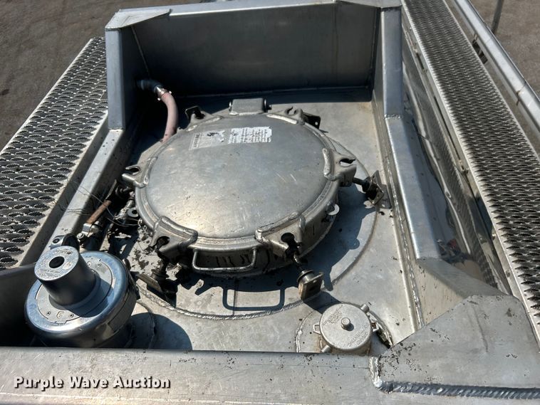 image for item EG0960 2016 Heil Trailer International Co. tank trailer