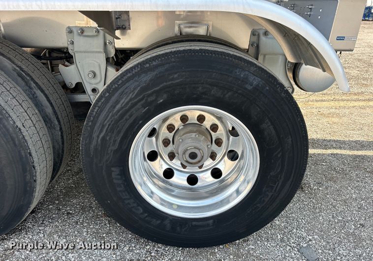 image for item EG0960 2016 Heil Trailer International Co. tank trailer