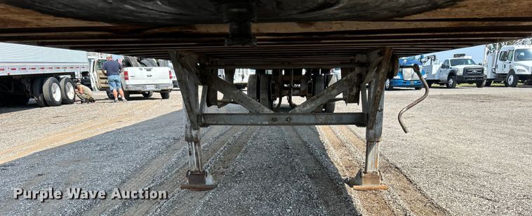 image for item EG0980 1984 Fruehauf  FBS-F2-45-CT dry van trailer