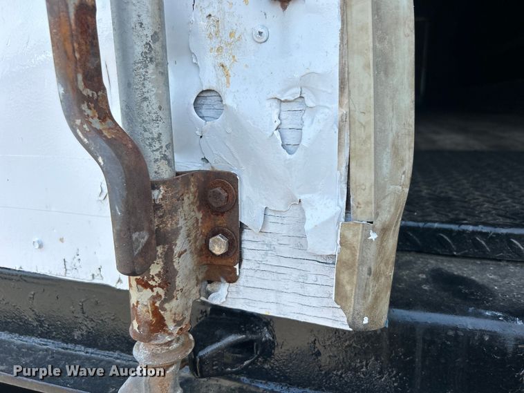 image for item EG0980 1984 Fruehauf  FBS-F2-45-CT dry van trailer