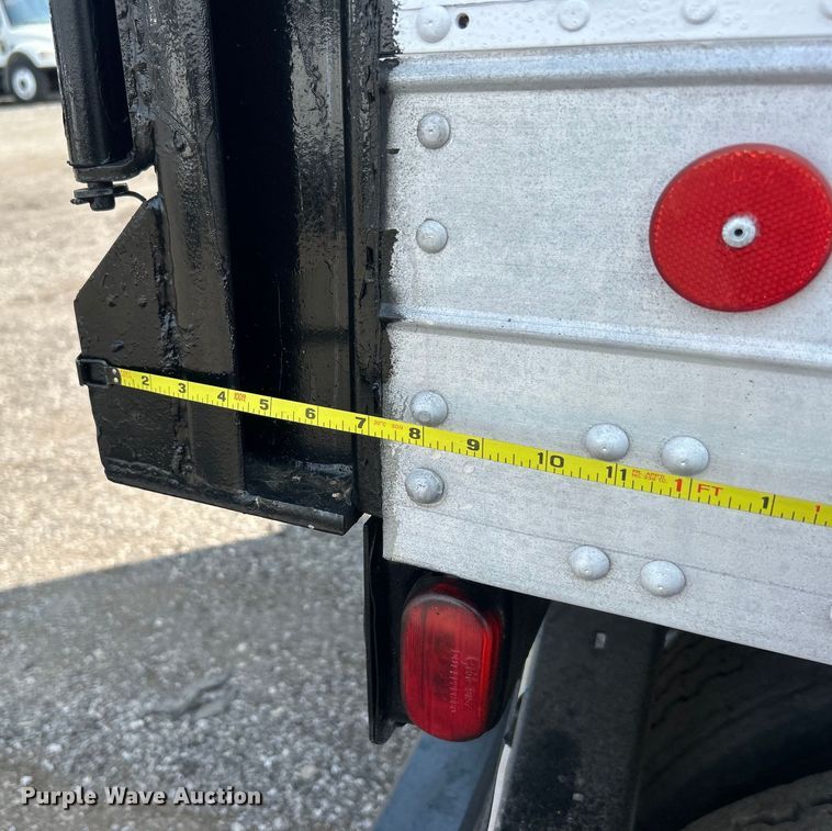 image for item EG0980 1984 Fruehauf  FBS-F2-45-CT dry van trailer