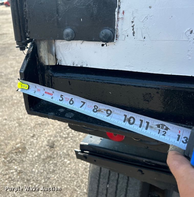 image for item EG0980 1984 Fruehauf  FBS-F2-45-CT dry van trailer