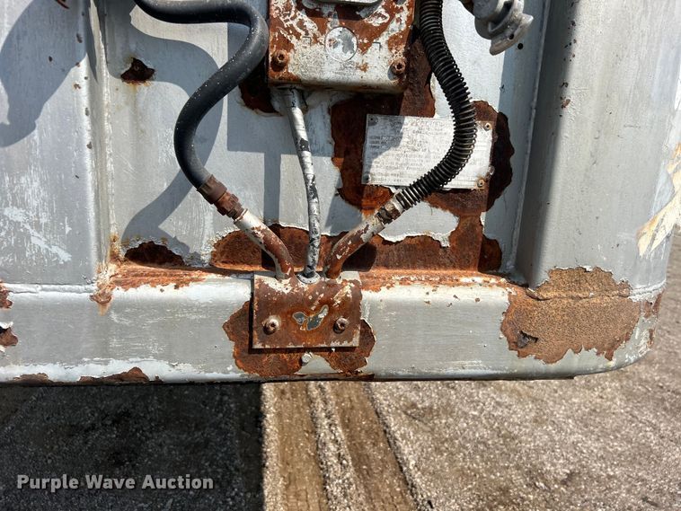 image for item EG0980 1984 Fruehauf  FBS-F2-45-CT dry van trailer