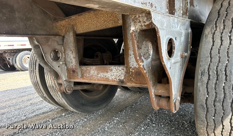 image for item EG0980 1984 Fruehauf  FBS-F2-45-CT dry van trailer