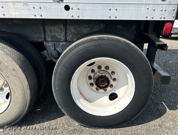 image for item EG0980 1984 Fruehauf  FBS-F2-45-CT dry van trailer