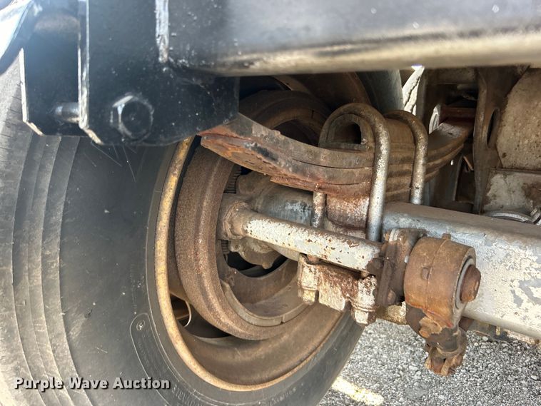 image for item EG0980 1984 Fruehauf  FBS-F2-45-CT dry van trailer