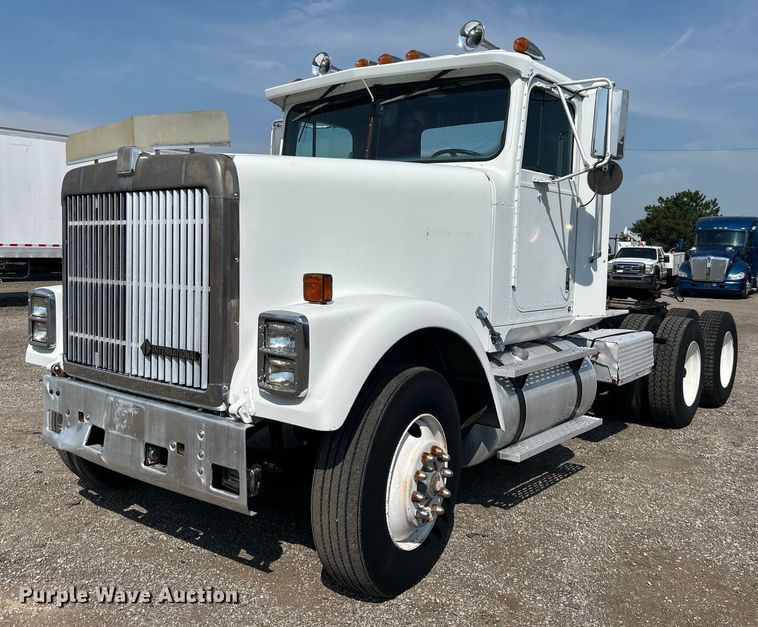 image for item EG0981 1988 International  9300 semi truck