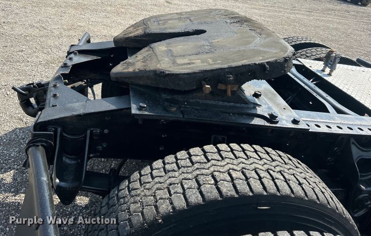 image for item EG0981 1988 International  9300 semi truck