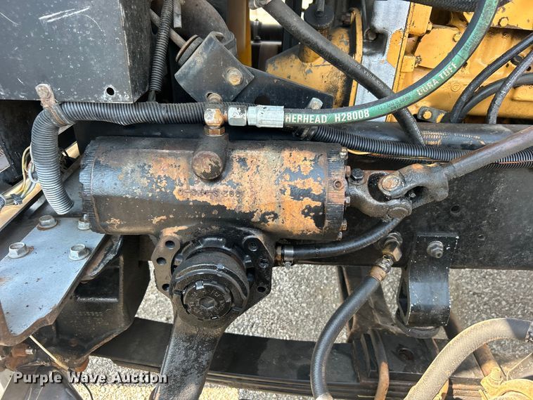 image for item EG0981 1988 International  9300 semi truck