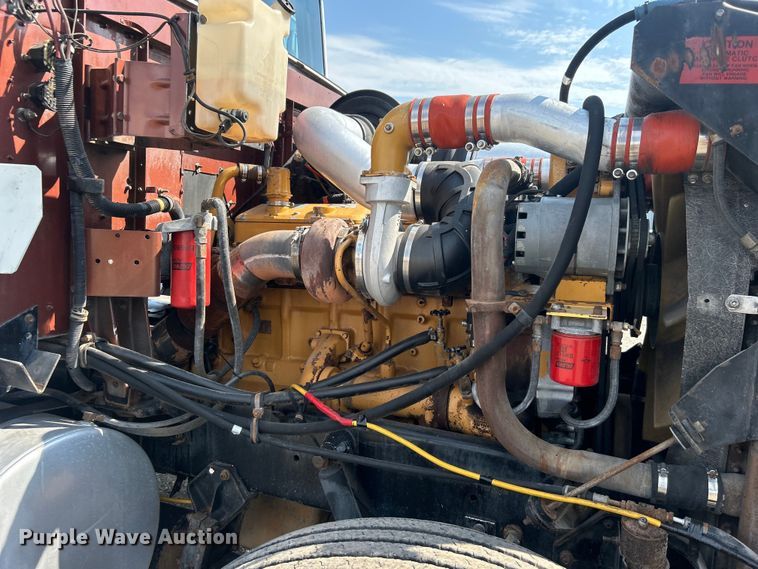 image for item EG0981 1988 International  9300 semi truck