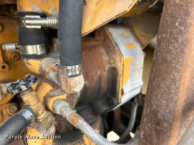 image for item EG0981 1988 International  9300 semi truck