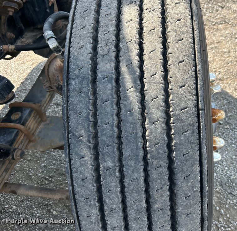 image for item EG0981 1988 International  9300 semi truck