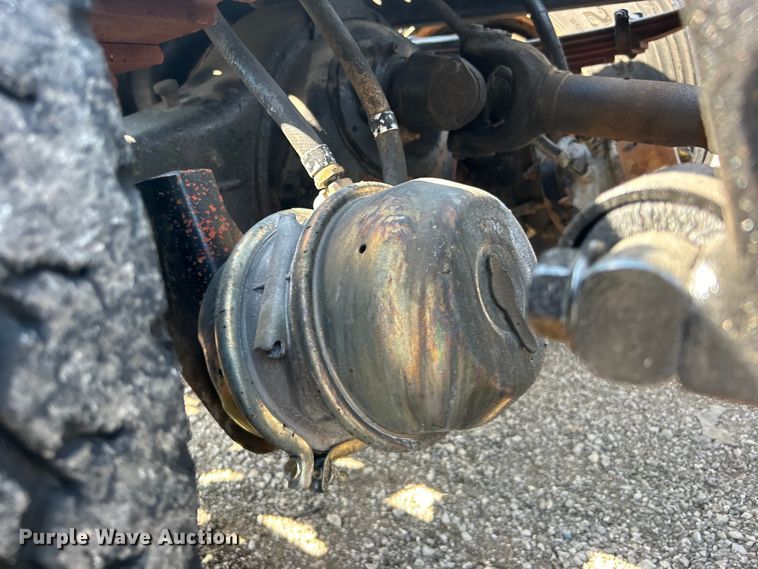 image for item EG0981 1988 International  9300 semi truck