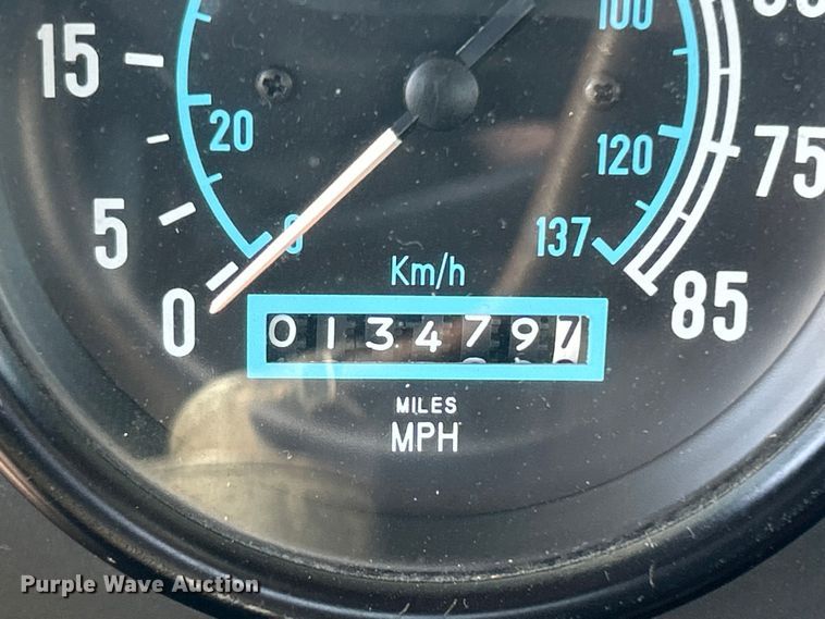 image for item EG0981 1988 International  9300 semi truck