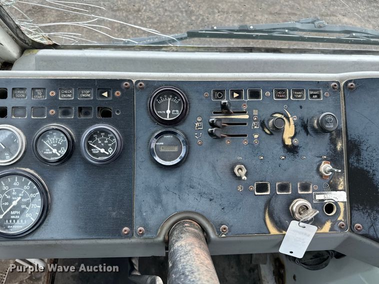 image for item EG1325 2004 Kalmar 30 yard truck