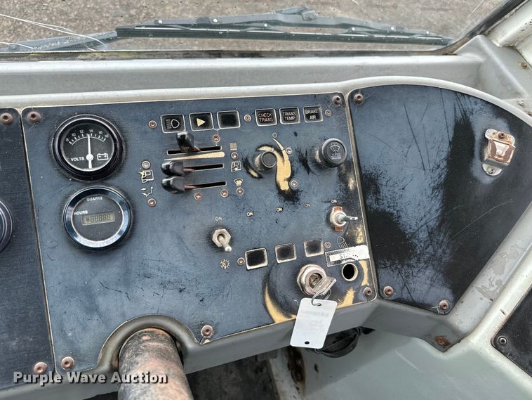 image for item EG1325 2004 Kalmar 30 yard truck