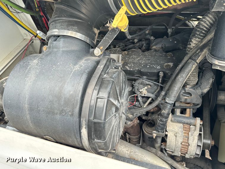 image for item EG1325 2004 Kalmar 30 yard truck