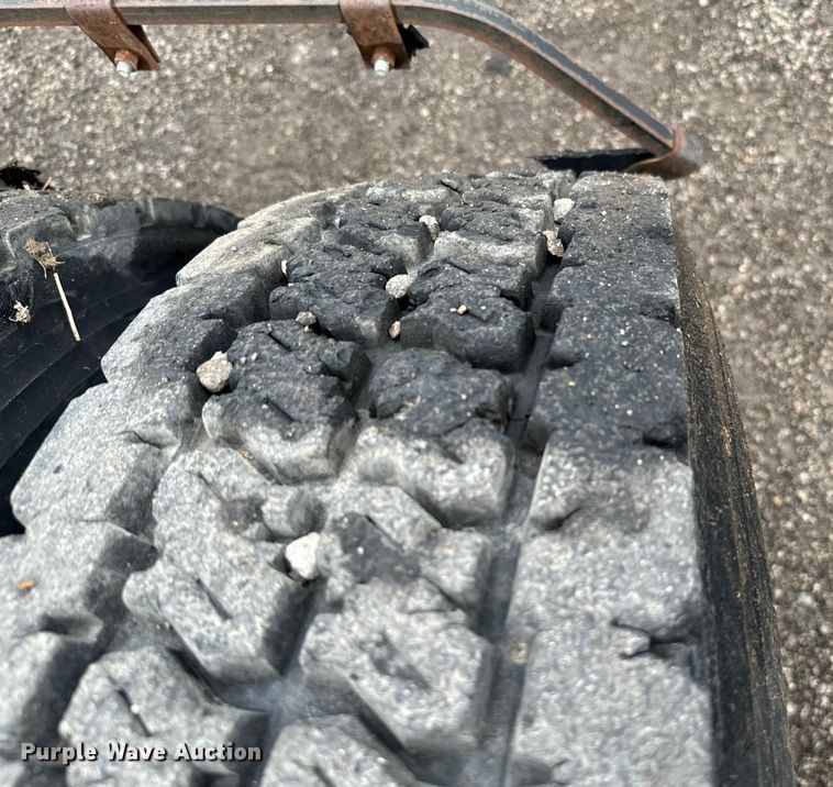 image for item EG1325 2004 Kalmar 30 yard truck