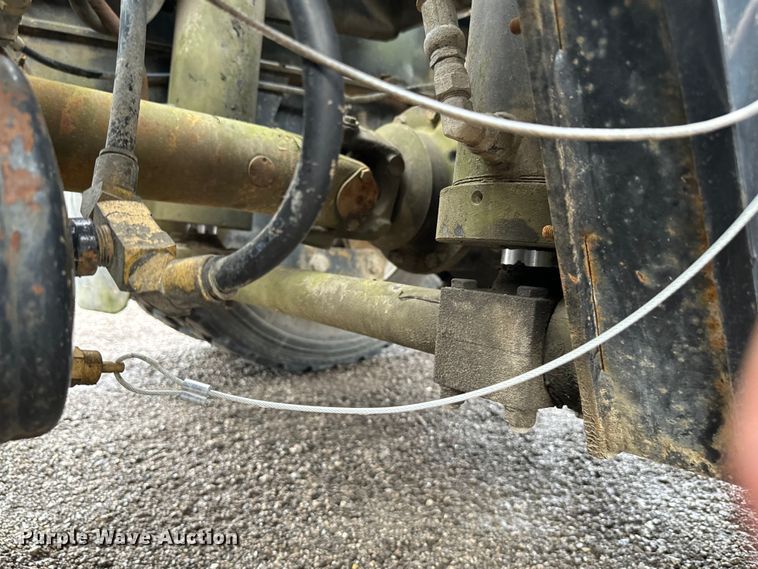 image for item EG1325 2004 Kalmar 30 yard truck