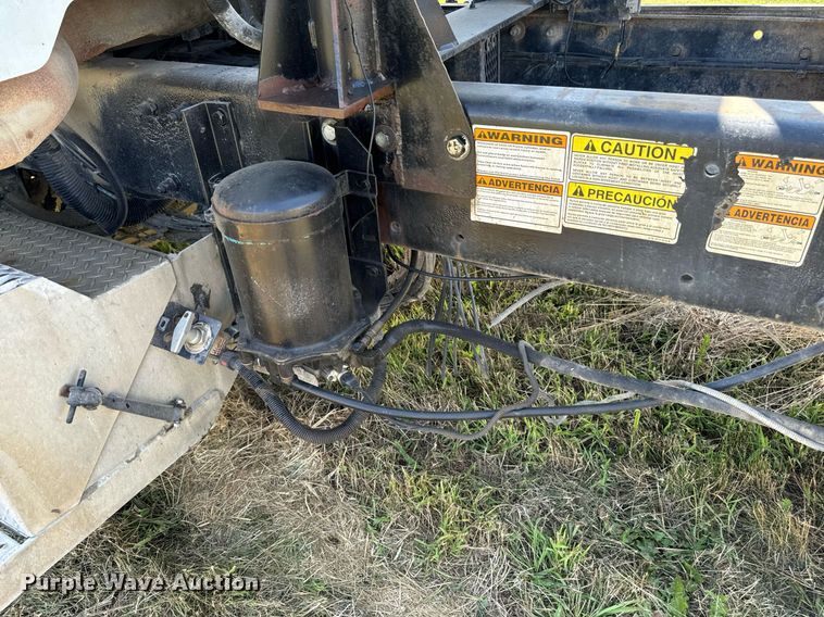 image for item EH4433 2000 Peterbilt 378 truck cab and chassis