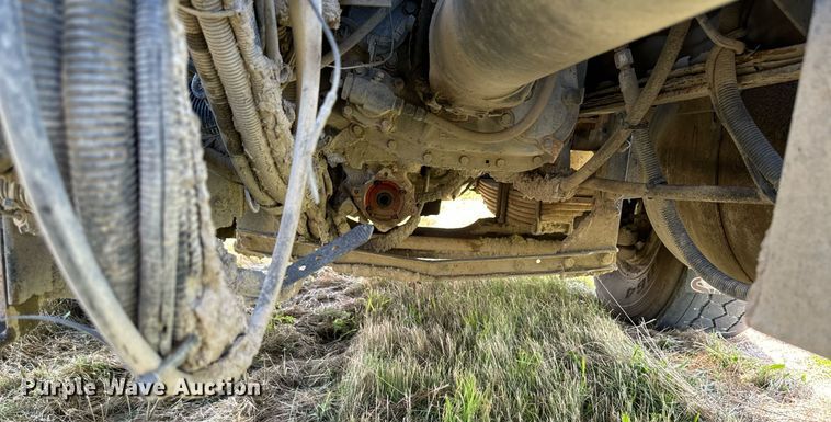 image for item EH4433 2000 Peterbilt 378 truck cab and chassis