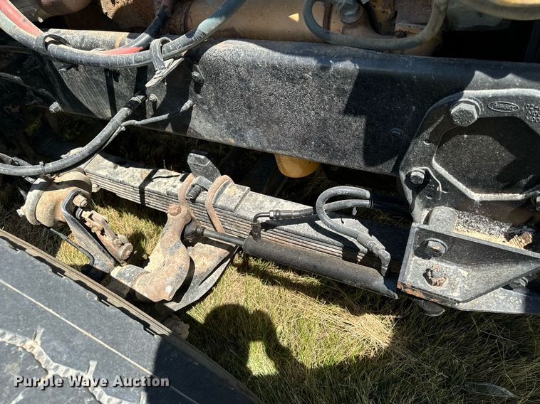 image for item EH4433 2000 Peterbilt 378 truck cab and chassis