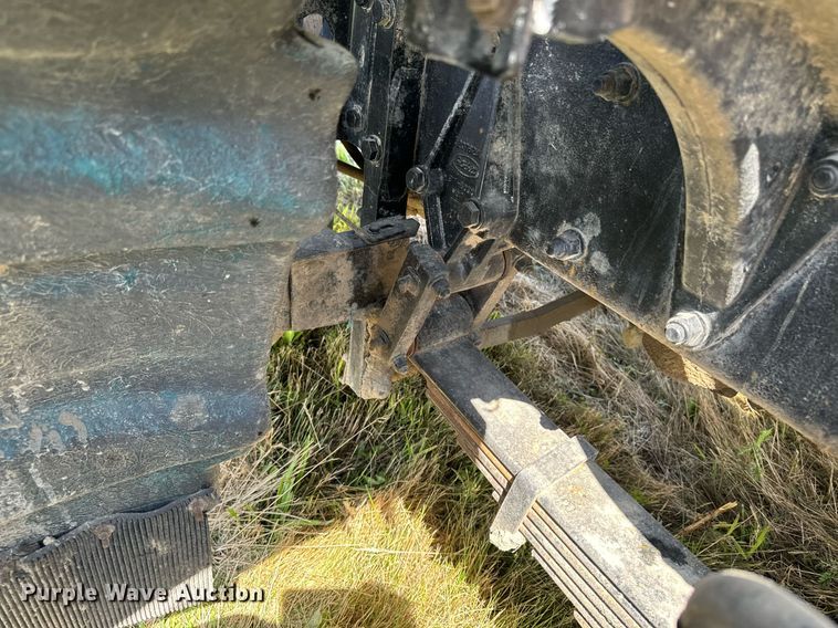 image for item EH4433 2000 Peterbilt 378 truck cab and chassis