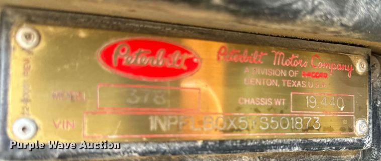 image for item EH4433 2000 Peterbilt 378 truck cab and chassis