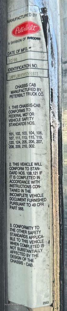 image for item EH4433 2000 Peterbilt 378 truck cab and chassis