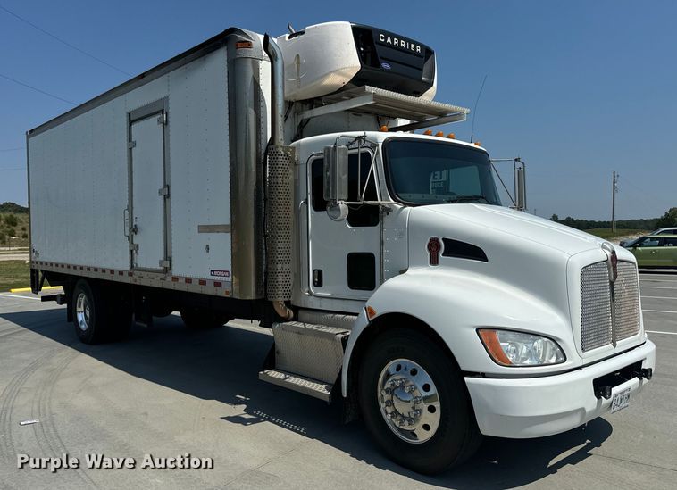 image for item EH6991 2014 Kenworth T370 refrigerated delivery truck