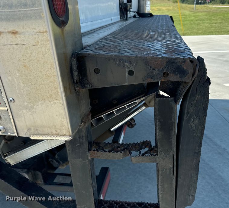 image for item EH6991 2014 Kenworth T370 refrigerated delivery truck